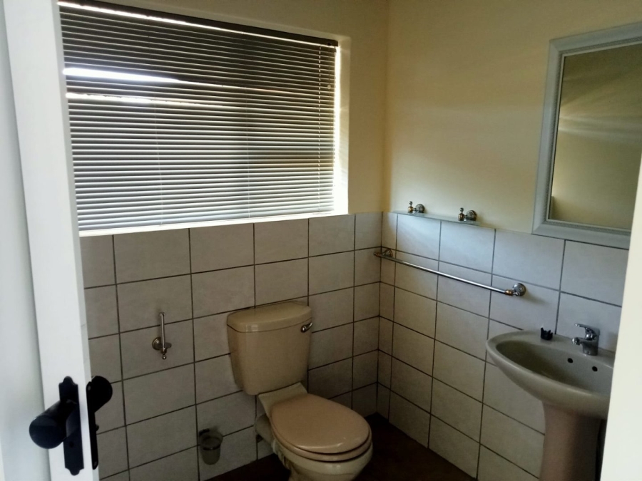 To Let 3 Bedroom Property for Rent in Denneoord Western Cape
